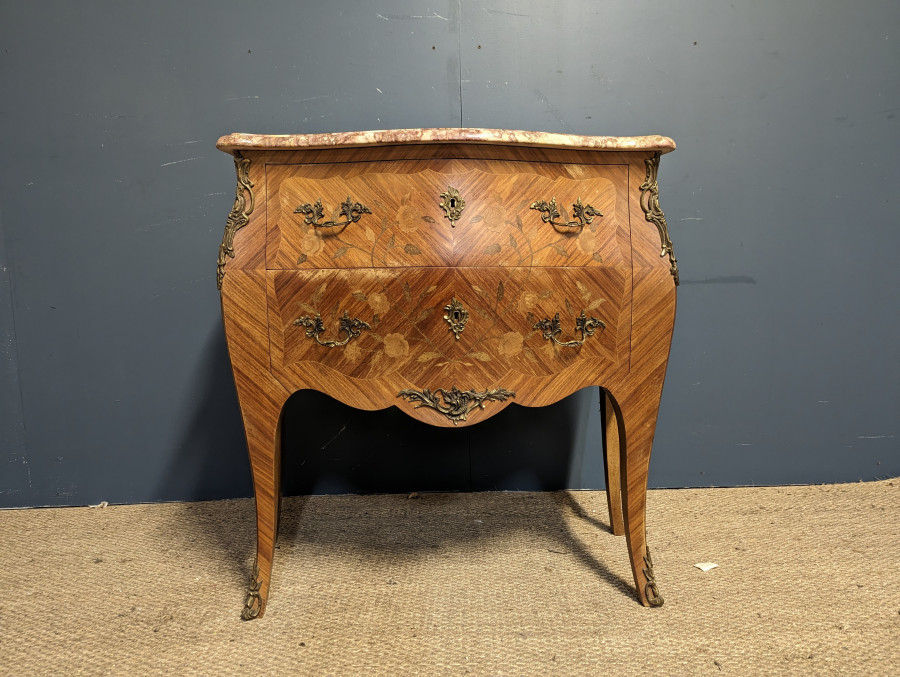 Commode en Marqueterie de bois rose