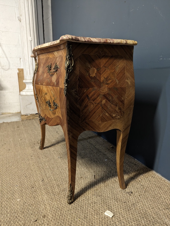 Commode en Marqueterie de bois rose