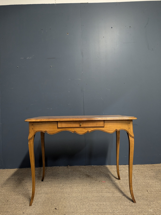 Table bureau de style Louis XV