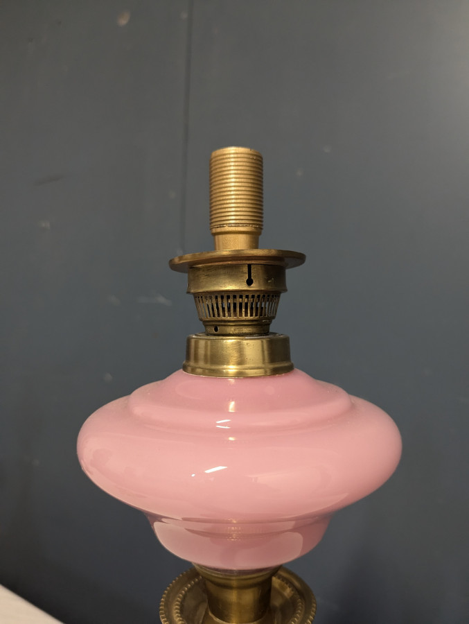 Paire de Lampe à pétrole en opaline rose