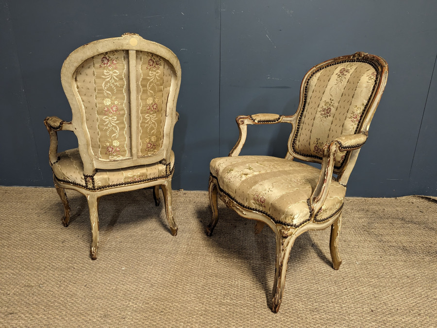 Paire de fauteuils époque Louis XV