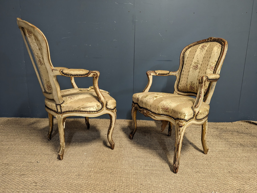 Paire de fauteuils époque Louis XV