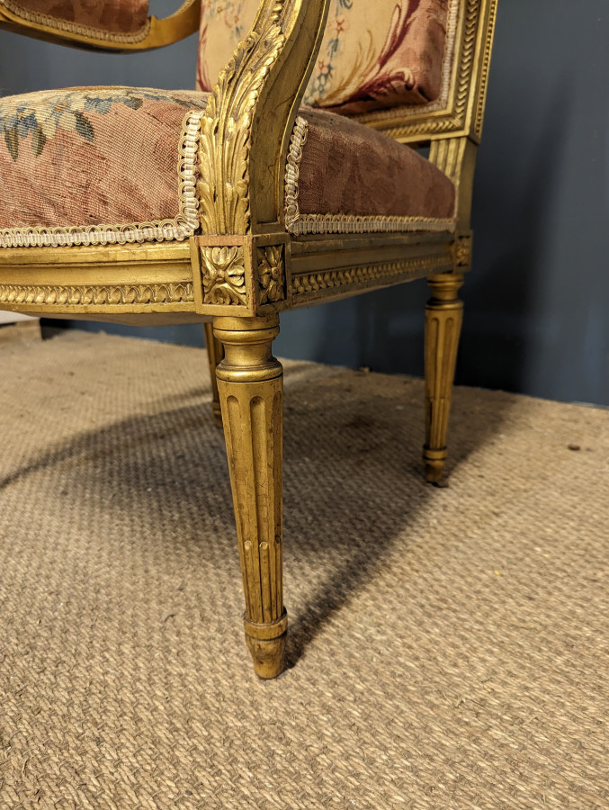 Salon de style Louis XVI en bois doré époque Napoléon III