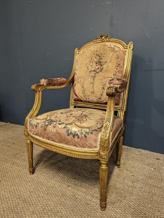 Salon de style Louis XVI en bois doré époque Napoléon III