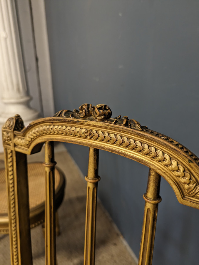 Paire de chaise de style Louis XVI en bois doré époque Napoléon III