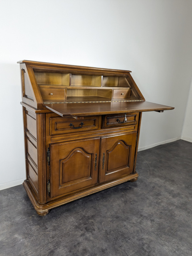 Bureau de pente en merisier